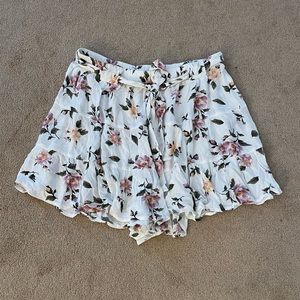 American Eagle floral shorts